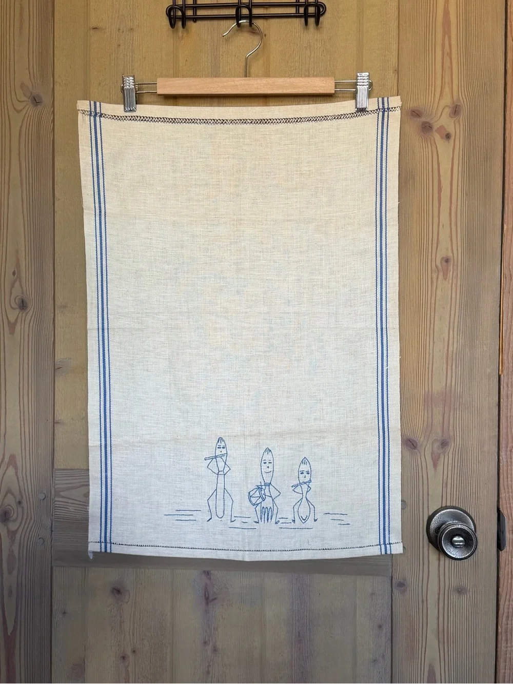Vintage Embroidered Linen Tea Towel – Musical Silverware Folk Art